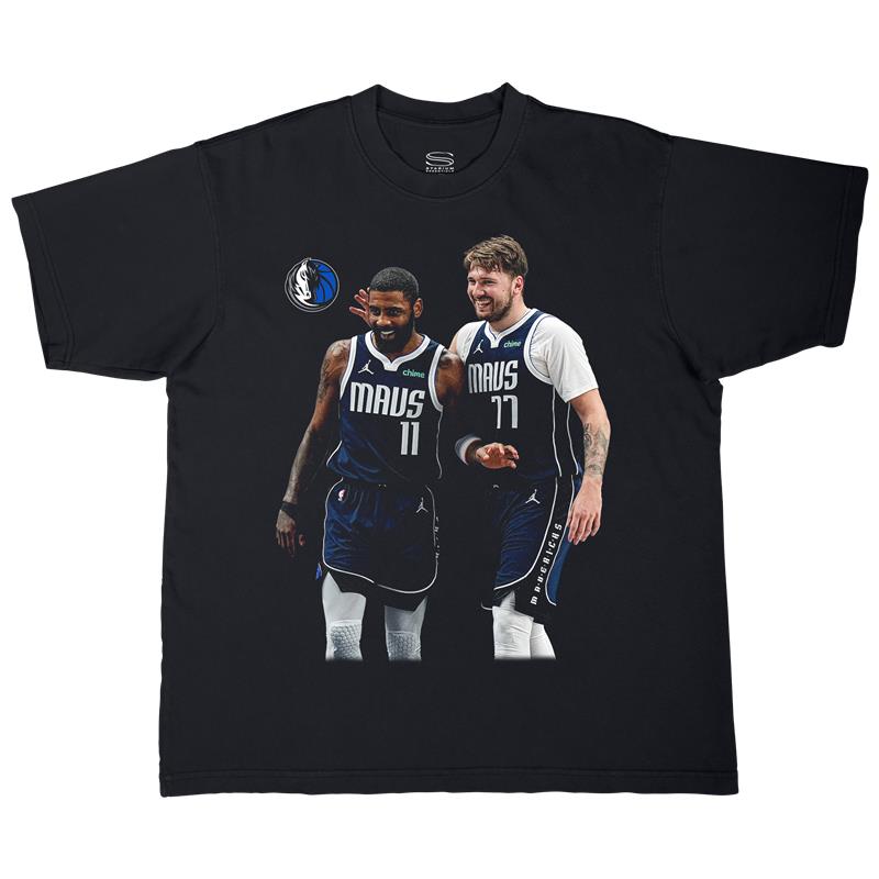DALLAS MAVERICKS STADIUM ESSENTIALS LUKA DONČIĆ & KYRIE IRVING GRAPHIC TEE