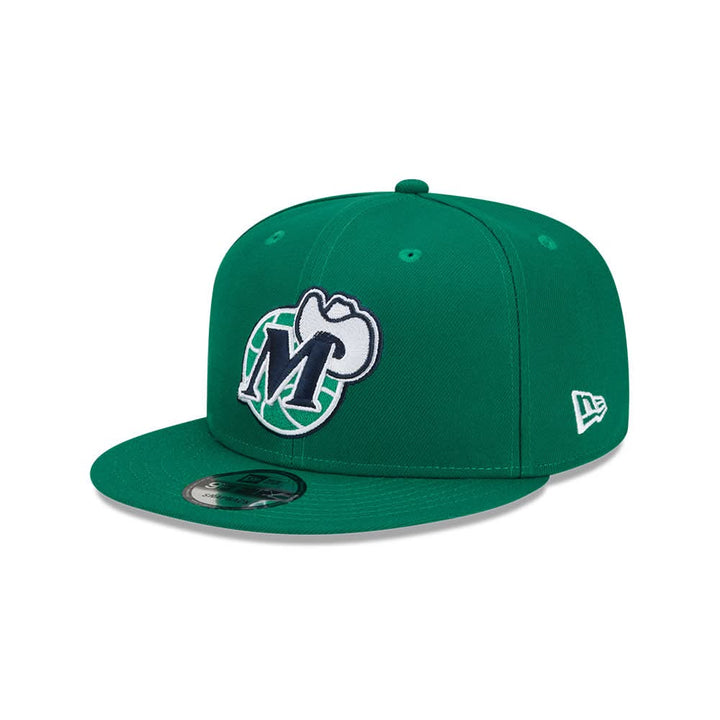 DALLAS MAVERICKS NEW ERA HARDWOOD CLASSIC M-HAT SNAPBACK CAP
