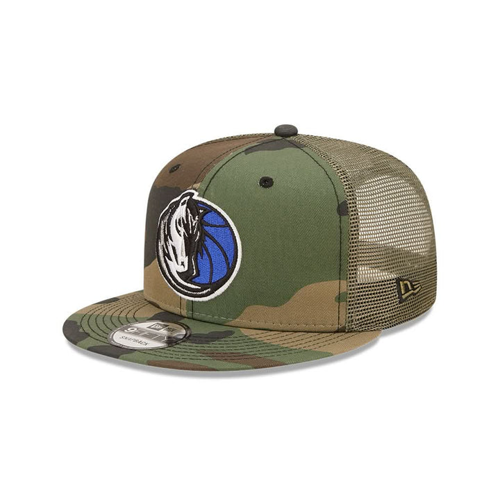 DALLAS MAVERICKS NEW ERA CAMO TRUCKER SNAPBACK