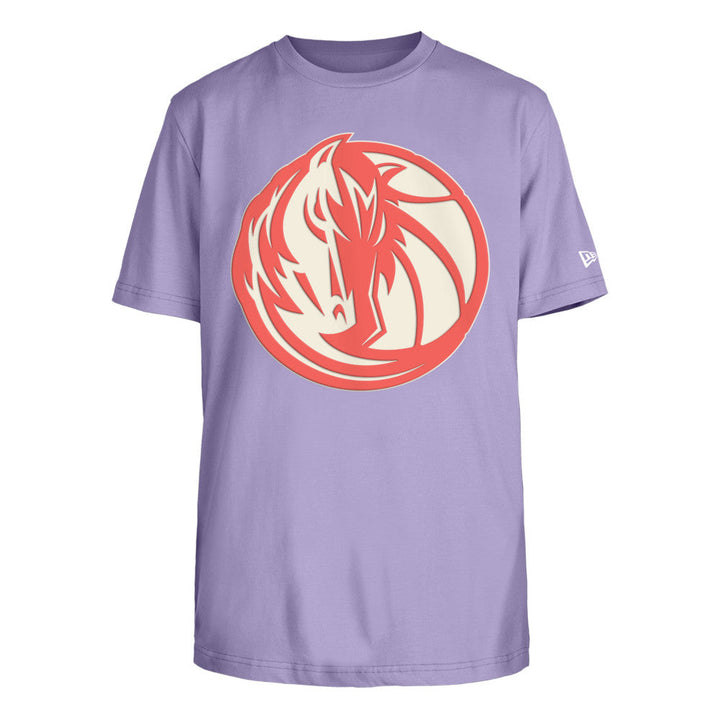 DALLAS MAVERICKS NEW ERA 2022 PURPLE HORSE HEAD LOGO TEE