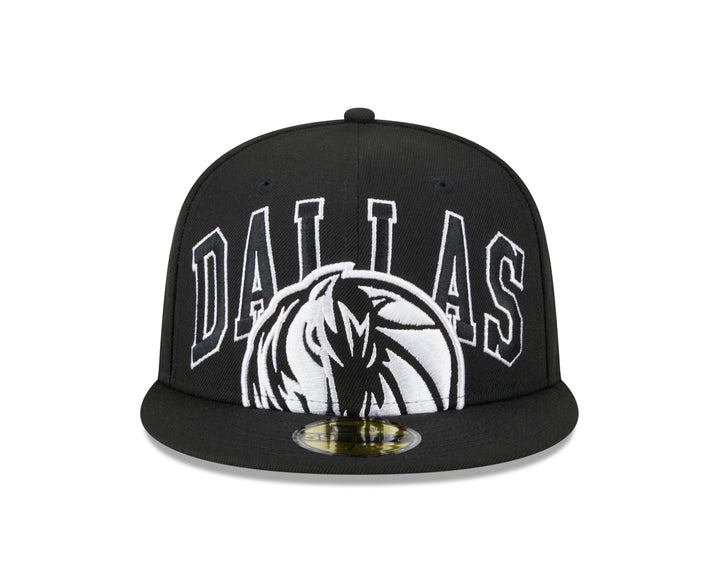 DALLAS MAVERICKS NEW ERA BLACK DALLAS HORSEHEAD FITTED CAP