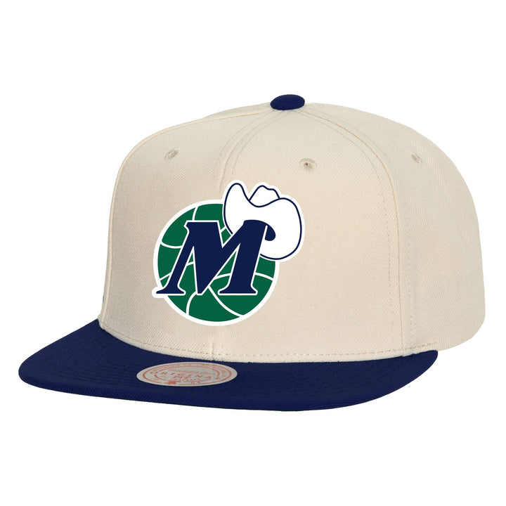 DALLAS MAVERICKS MITCHELL & NESS 2022 HARDWOOD CLASSIC 2TONE CREAM SNAPBACK