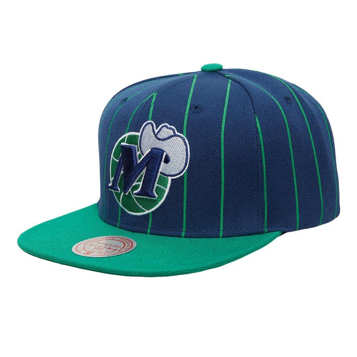 DALLAS MAVERICKS MITCHELL & NESS 2022 HARDWOOD CLASSIC PINSTRIPE SNAPBACK