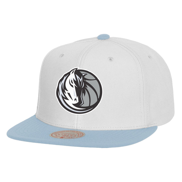 DALLAS MAVERICKS MITCHELL & NESS CITY EDITION 2024-25 WHITE PAISLEY STRAP CAP
