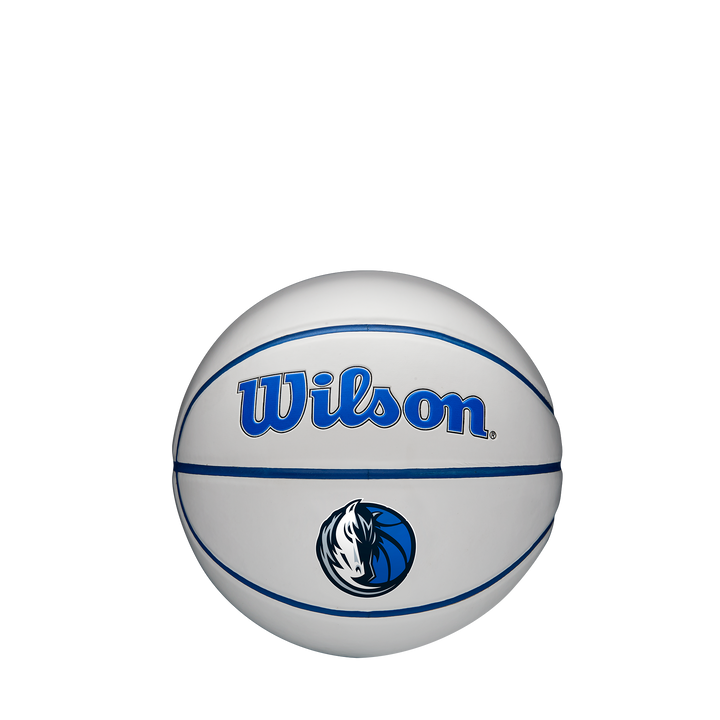 DALLAS MAVERICKS WILSON B3 MINI TEAM AUTOGRAPH BALL