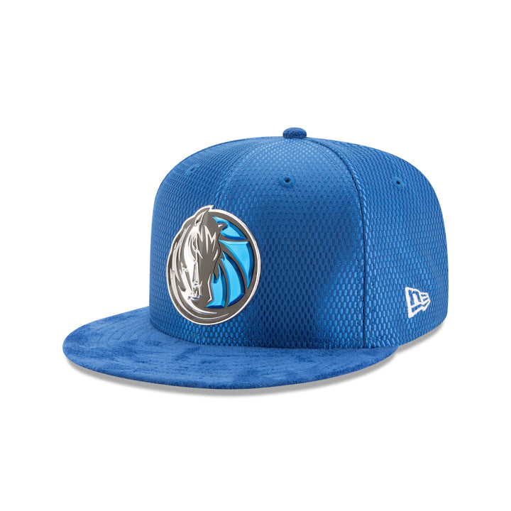 DALLAS MAVERICKS NEW ERA 9FIFTY SNAPBACK ROYAL METALLIC LOGO CAP