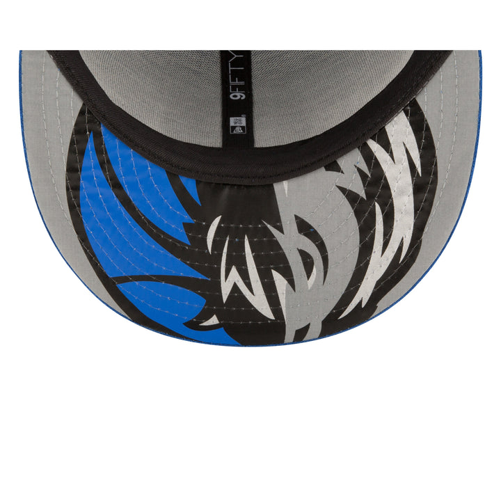 DALLAS MAVERICKS NEW ERA 9FIFTY SNAPBACK ROYAL METALLIC LOGO CAP